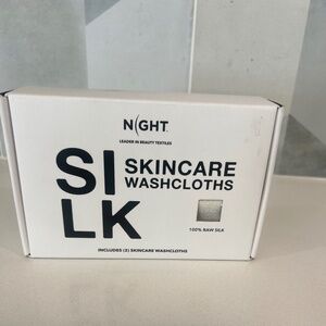 Discover Night | 2xRaw Silk Washcloths | White